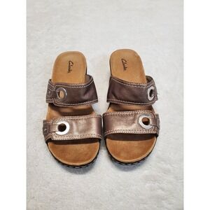 Clarks Bronze Metallic Casual Slides Sandals 8.5 Classic Summer Beach Bohemian